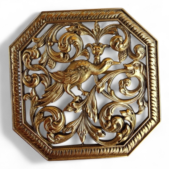 Vintage Jewelry - Rare Vintage Williamsburg Hidden Dog Face  Brooch